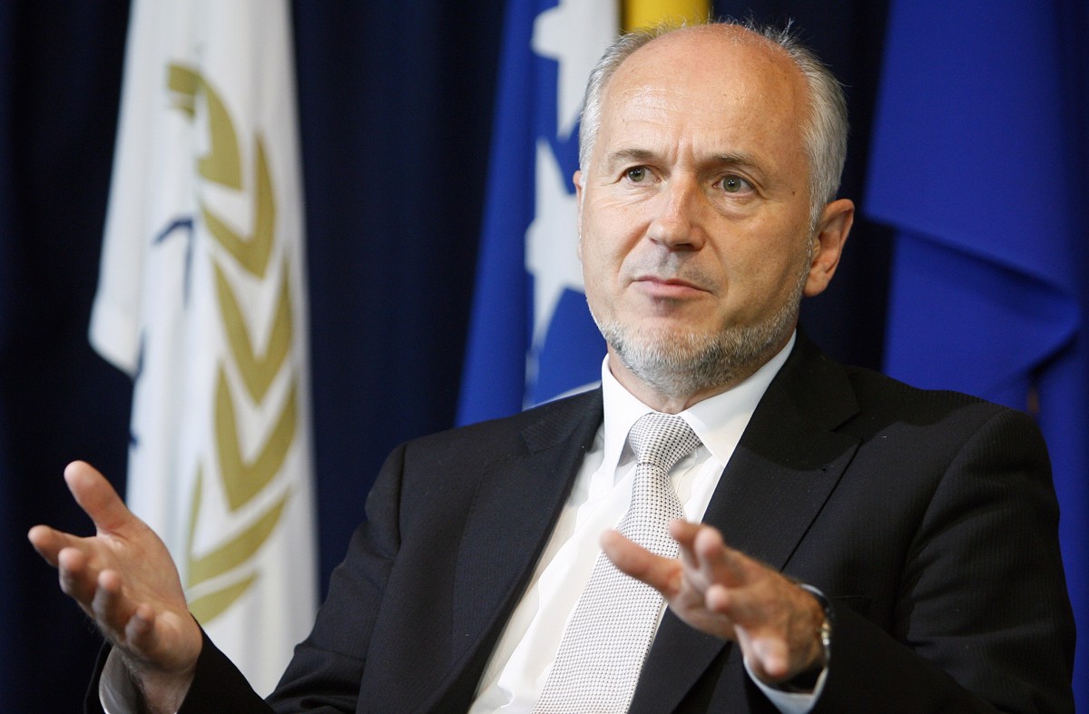 (INTERVJU) Valentin Inzko: Ni slabih narodov in tudi kolektivne krivde ni