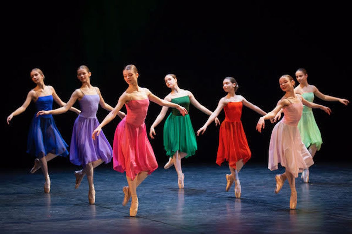 Kako iz preprostih gibov nastajajo baletni koraki, iz korakov pa akademski ples
