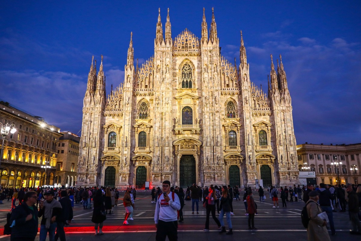 (VIDEO) Devet žensk prijavilo spolno nasilje na silvestrovo v Milanu, policija prijela dva mladostnika
