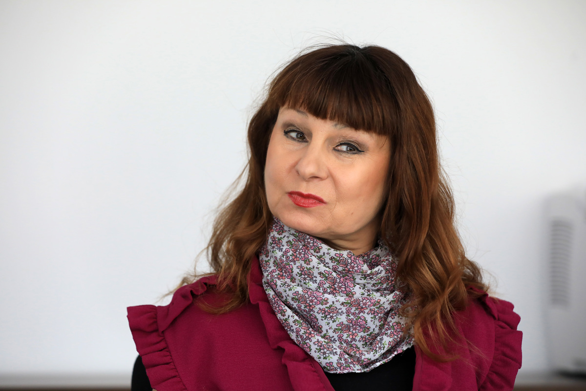 Poslanki Tomićevi tudi po sklepu višjega sodišča odškodnina za žaljiv zapis Nove24TV