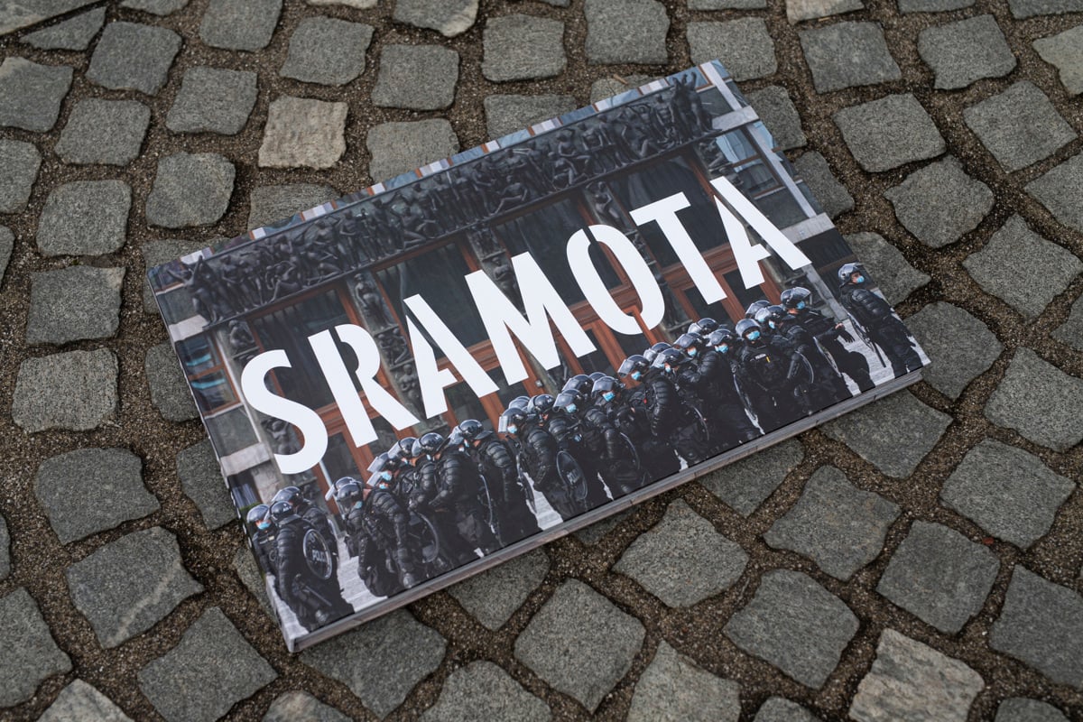 Protestniške akcije v letih 2020 in 2021: "Sramota je knjiga, namenjena temu, da spodbudi razmišljanje"
