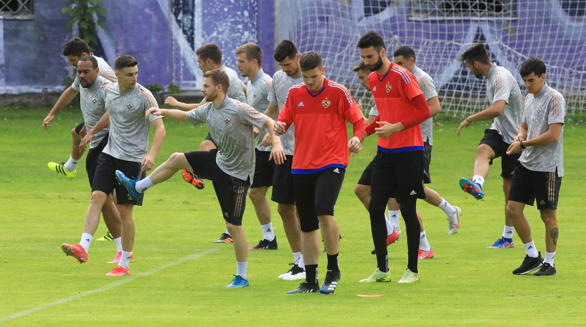 Konec počitnic za vijoličaste: V Ljudskem vrtu vadila tudi novinca