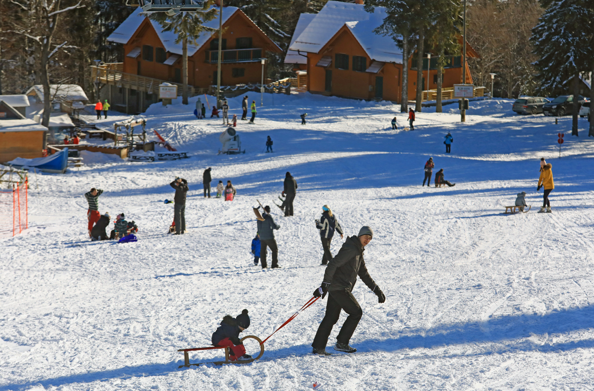 (FOTO) Bellevue in Areh: Zimsko veselje pod svobodnim soncem
