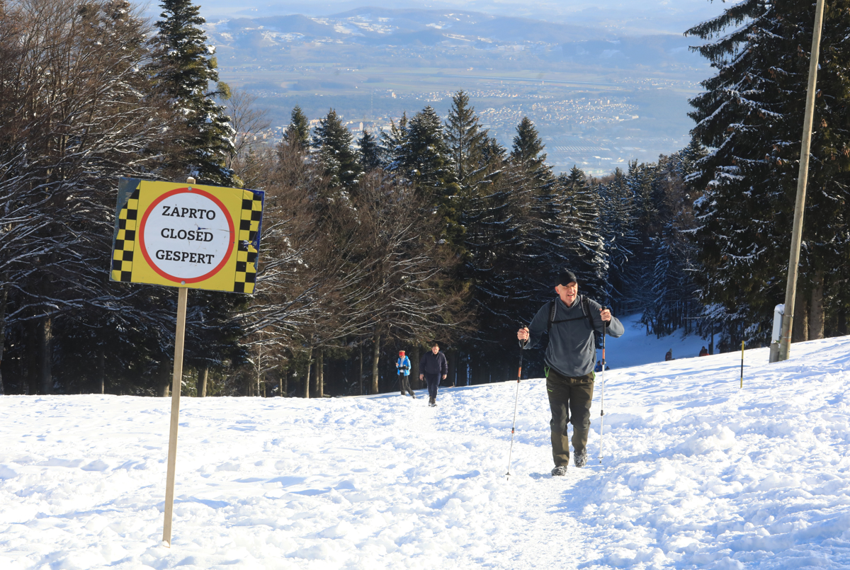 (FOTO) Bellevue in Areh: Zimsko veselje pod svobodnim soncem