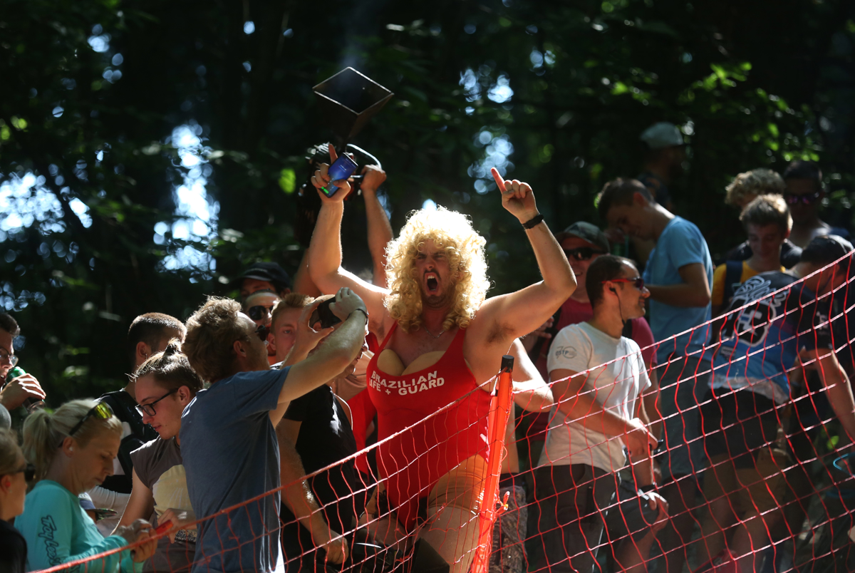 Kolesarski praznik na Mariborskem Pohorju: Finale za svetovni pokal si je ogledalo 8000 navijačev