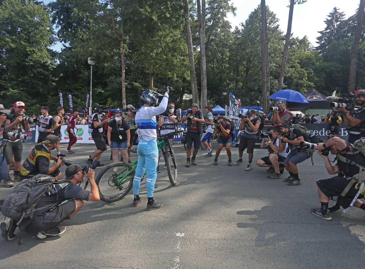 Kolesarski praznik na Mariborskem Pohorju: Finale za svetovni pokal si je ogledalo 8000 navijačev