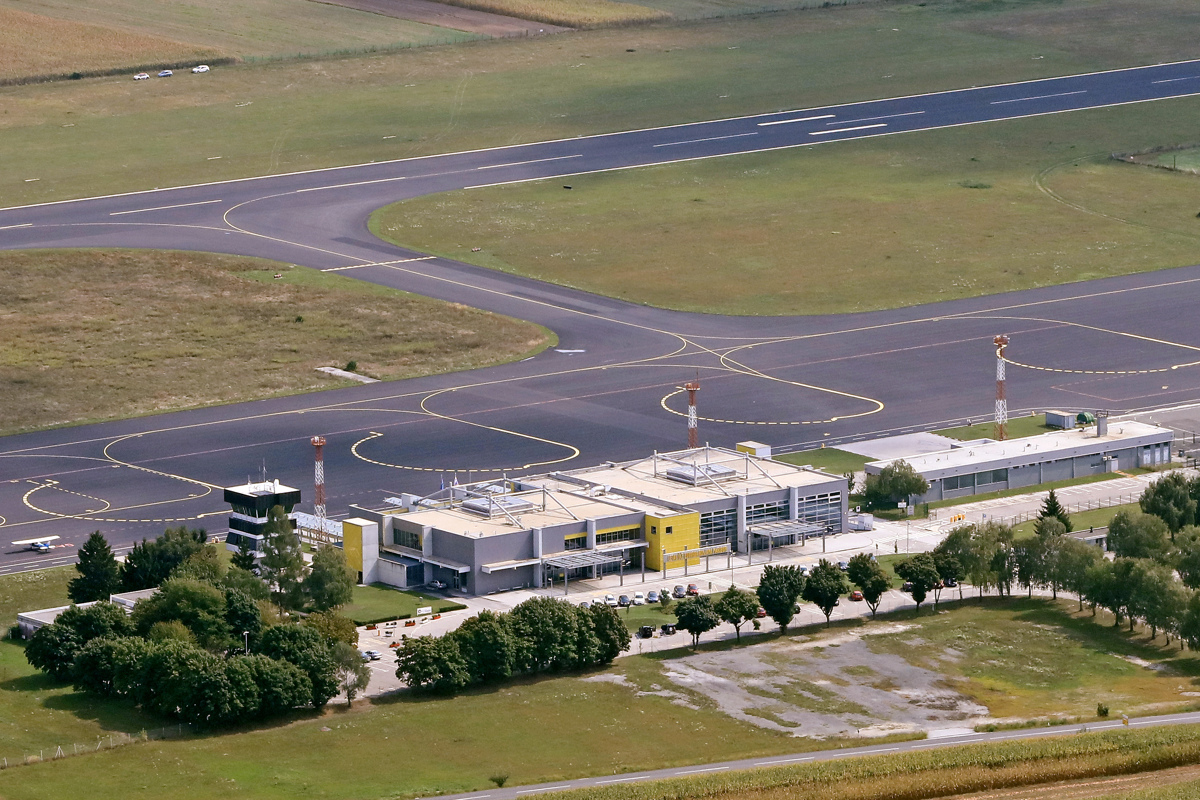 Vroča delovna mesta v Mariboru: voznik avtovleke na letališču, monter kuhinjskega pohištva, pomočnik vzgojitelja ...