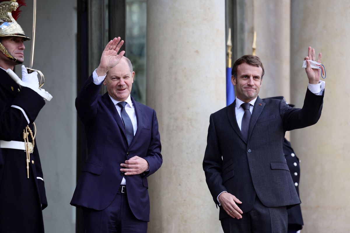 Nemško-francoski vlak že pelje s polno hitrostjo: Scholz in Macron za močnejšo EU
