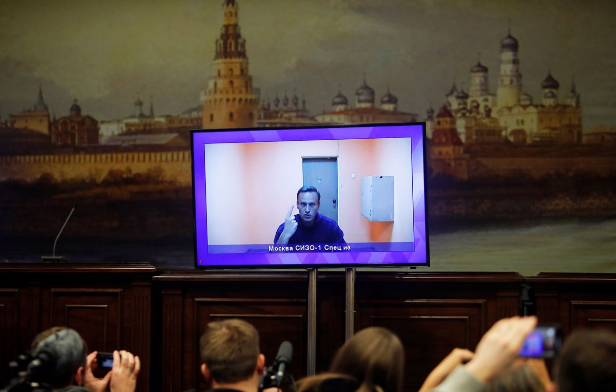 Ruski opozicijski voditelj Aleksej Navalni ostaja v priporu