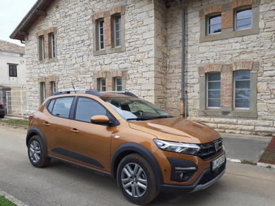 (TEST) Dacia sandero: precej avtomobila za sprejemljiv denar