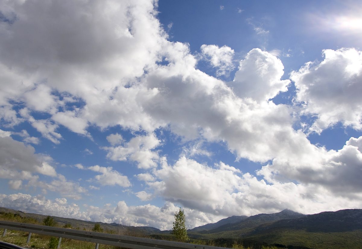 Oblaki so kot živ organizem