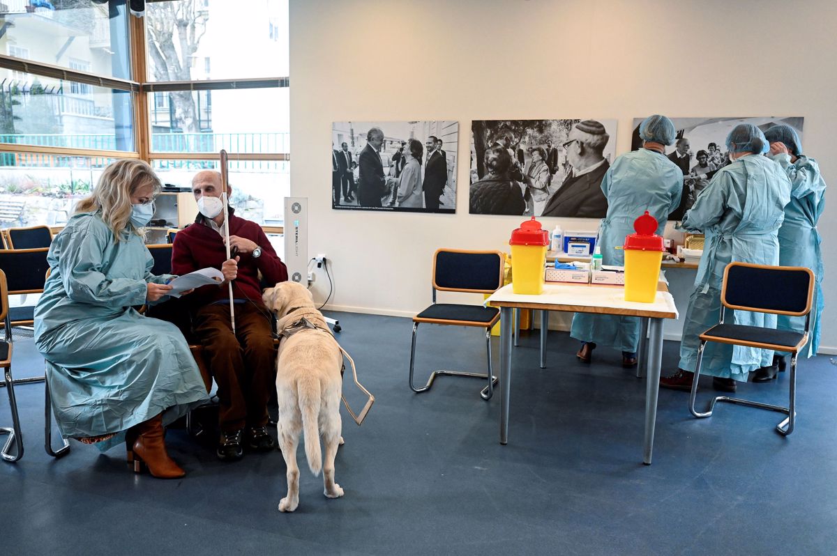 Slovaška: Pfizerjevega niso naročali, so pa cepivo Sputnik