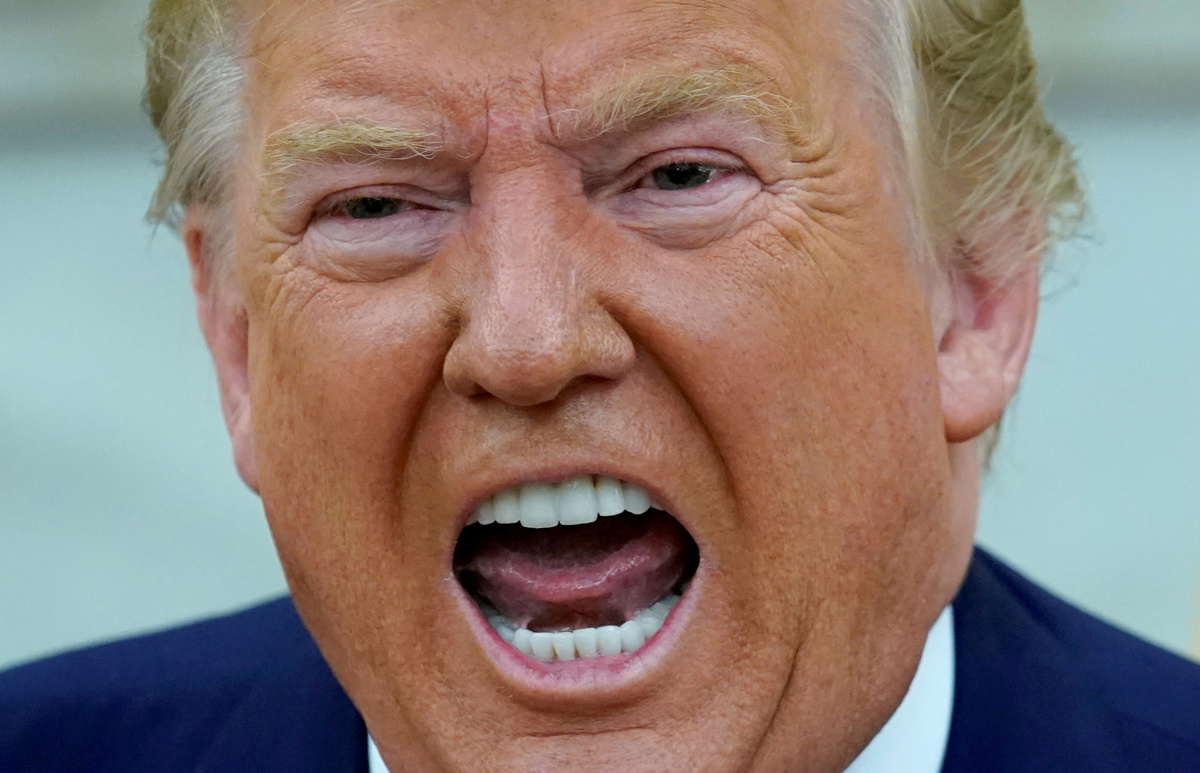 Bidnova vlada ukinja Trumpova pravila o porabi vode pri tuširanju