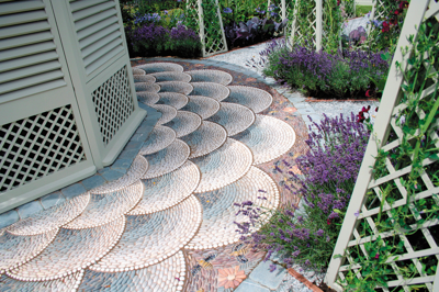 (FOTO) Polepšajte vrt z mozaikom iz kamenčkov