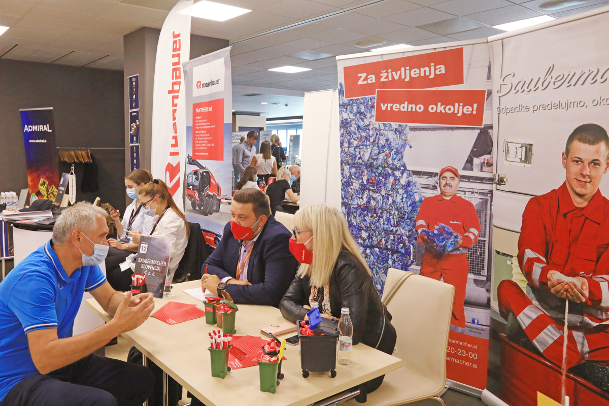 (FOTO) Karierni sejem v Mariboru: Včasih so izbirala podjetja, danes iskalci zaposlitve