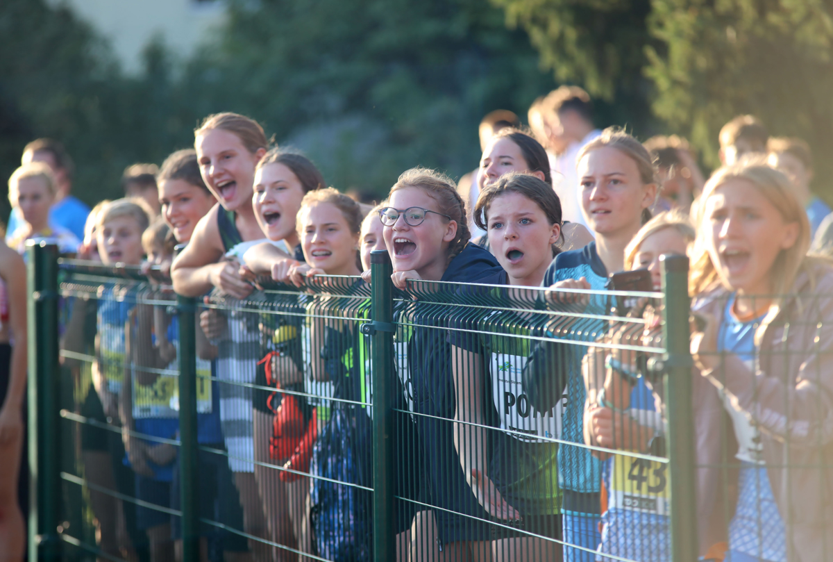Hitreje, višje, močneje: Državno prvenstvo mladih atletov na mariborskem stadionu Poljane