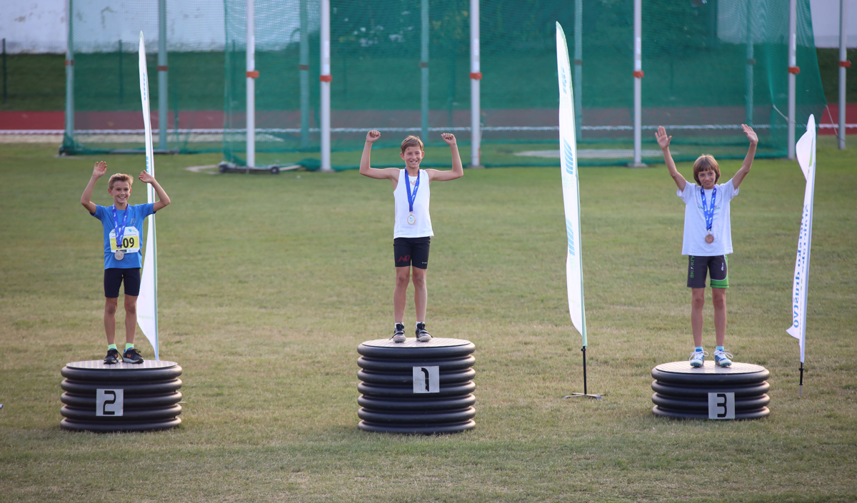 Hitreje, višje, močneje: Državno prvenstvo mladih atletov na mariborskem stadionu Poljane
