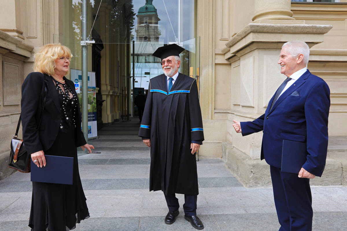 45 let Univerze v Mariboru: Zaslužna profesorja postala Jana Goriup in Ludvik Toplak