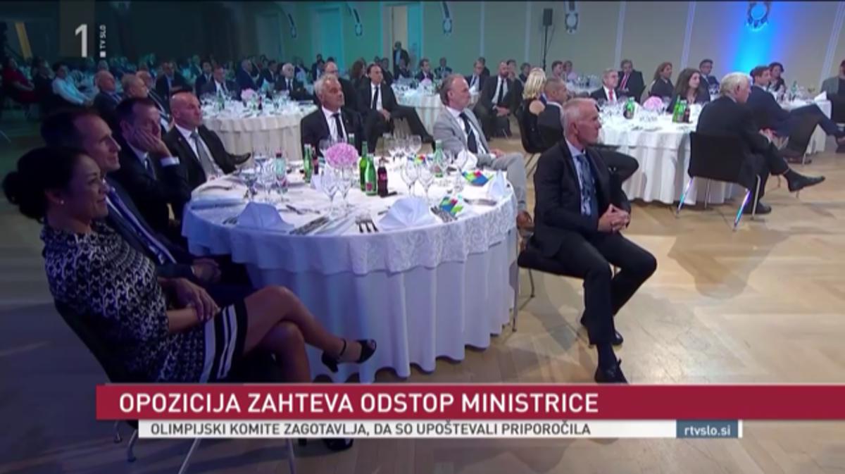 Na gala večeru OKS tudi župan Saša Arsenovič: Maske bi morali nositi ves čas
