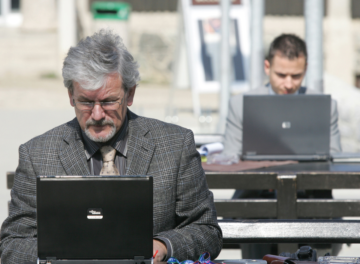 Arboristu ponujajo 1150 evrov plače, finančniku 60 tisočakov na leto, asistentu invalidne osebe med 900 in 1200 evrov