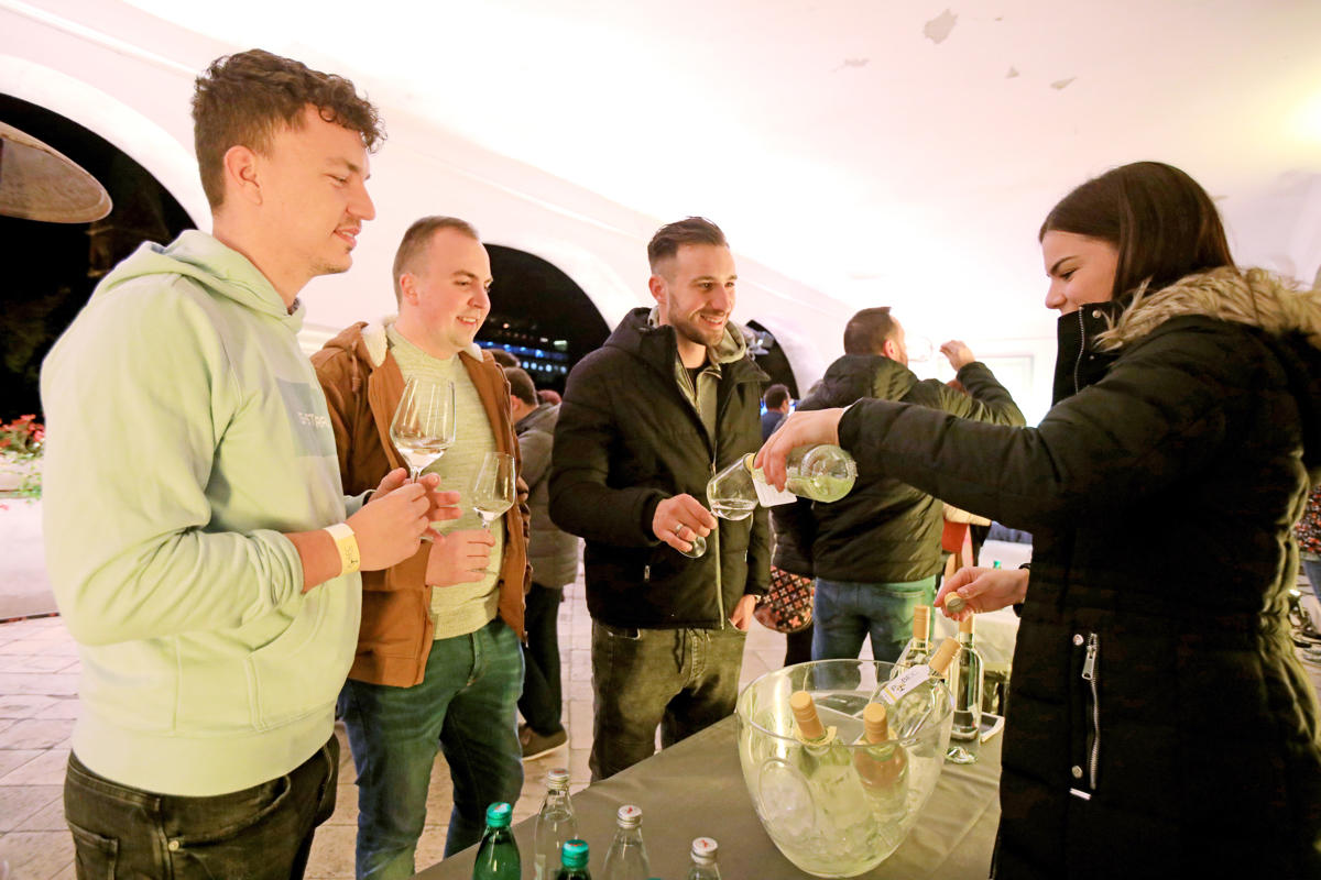 Salon štajerskih mladih vin Pubec: Tako je bilo pod arkadami mariborskega gradu
