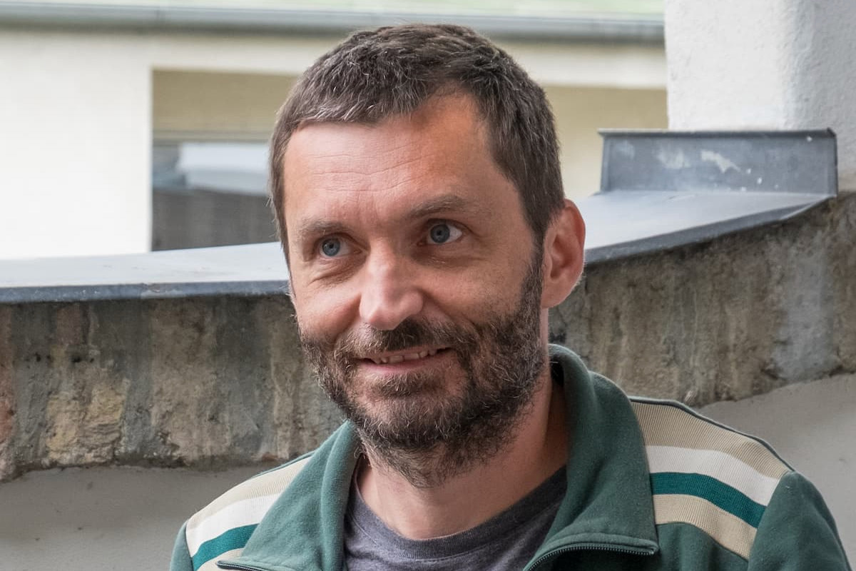 (RECENZIJA KNJIGE) Film kot fermentirani performans
