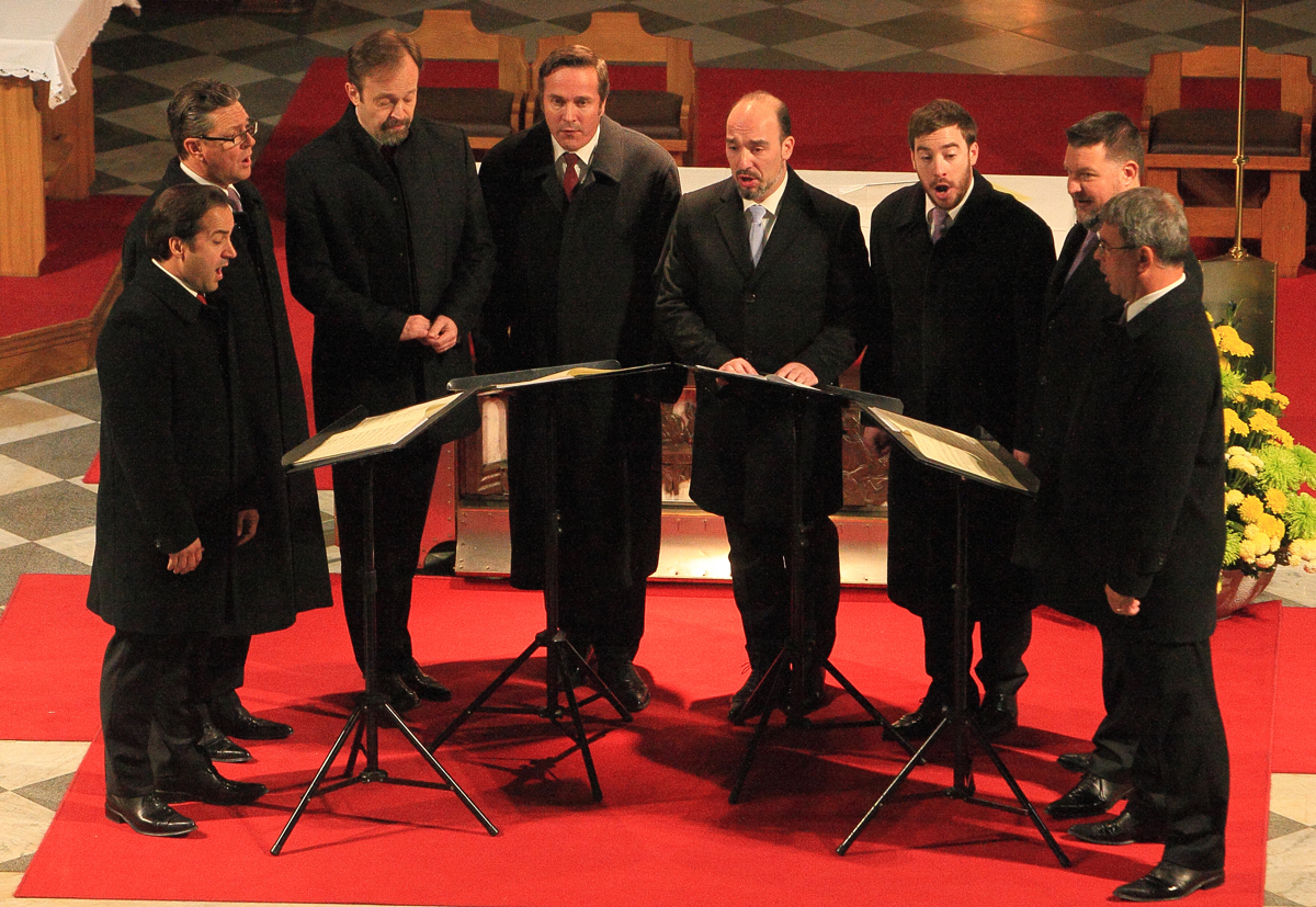 Slovenski oktet še za božič