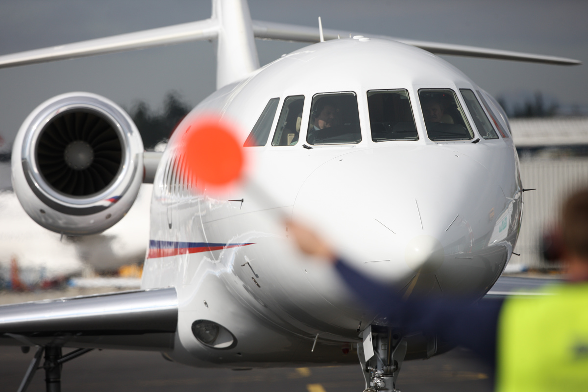 Kdo največ leti s falconom