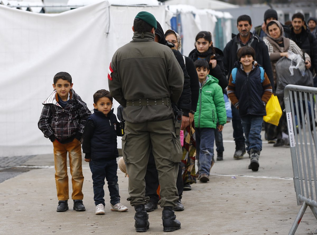 Danes sta v Slovenijo prispeli tudi begunski družini