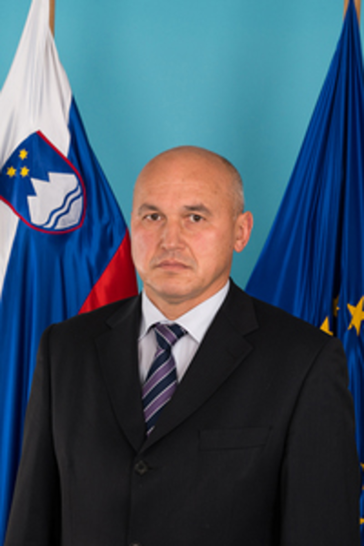 Šef Sove danes na zagovor k Cerarju