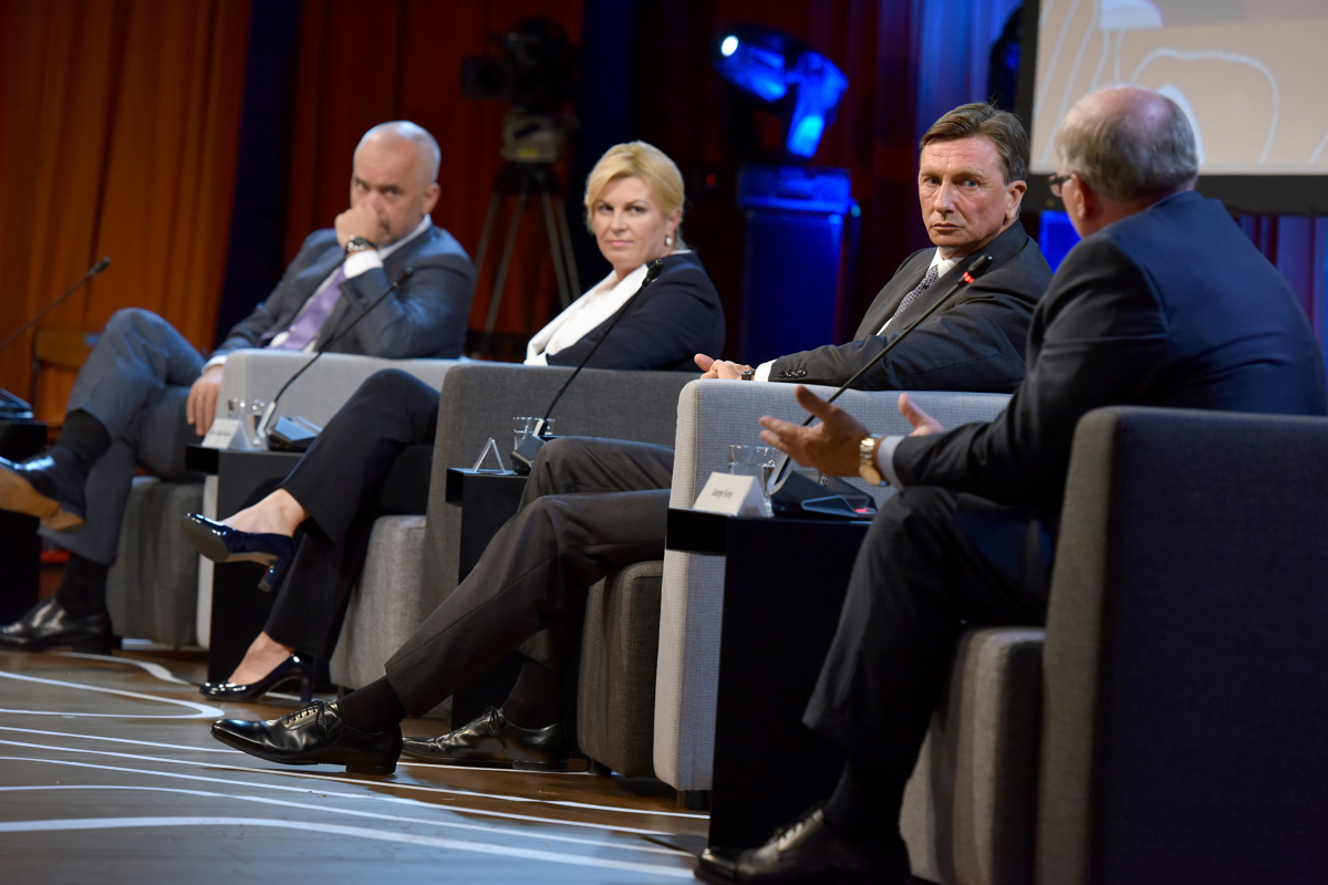 Vitezi nevednosti ogrožajo Evropo