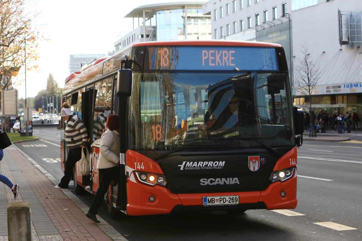 Anketa: Kje naj vozi avtobus linije 18