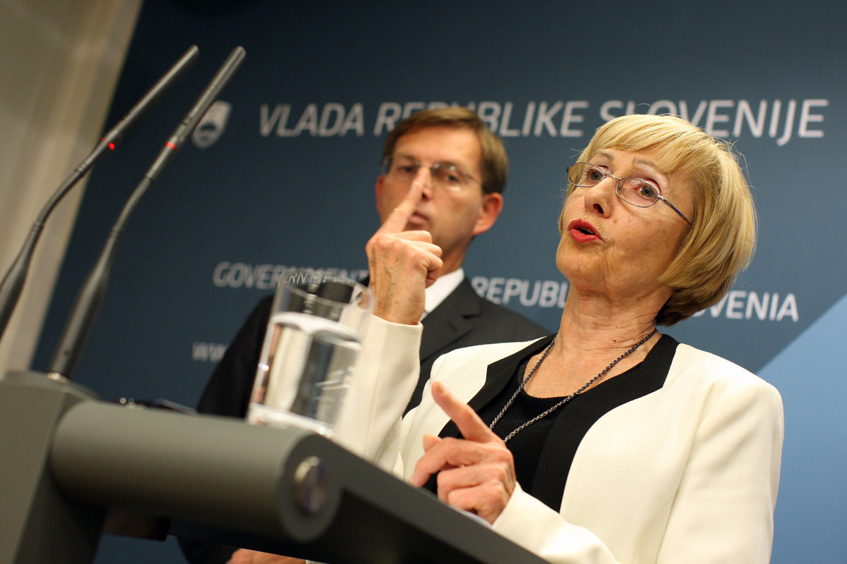 Cerar v podporo ministrici za zdravje pred interpelacijo: Ko sem jo imenoval, sem vedel, da bo izboljšala zdravstveni sistem