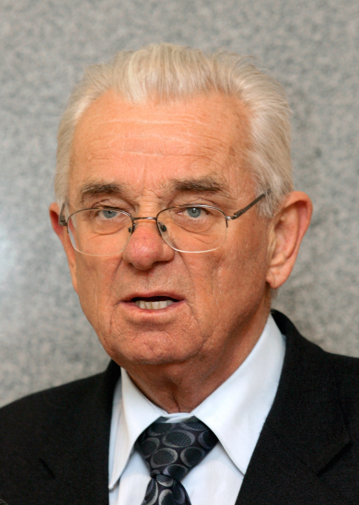 Edino slovenska vlada je razlastila lastni narod