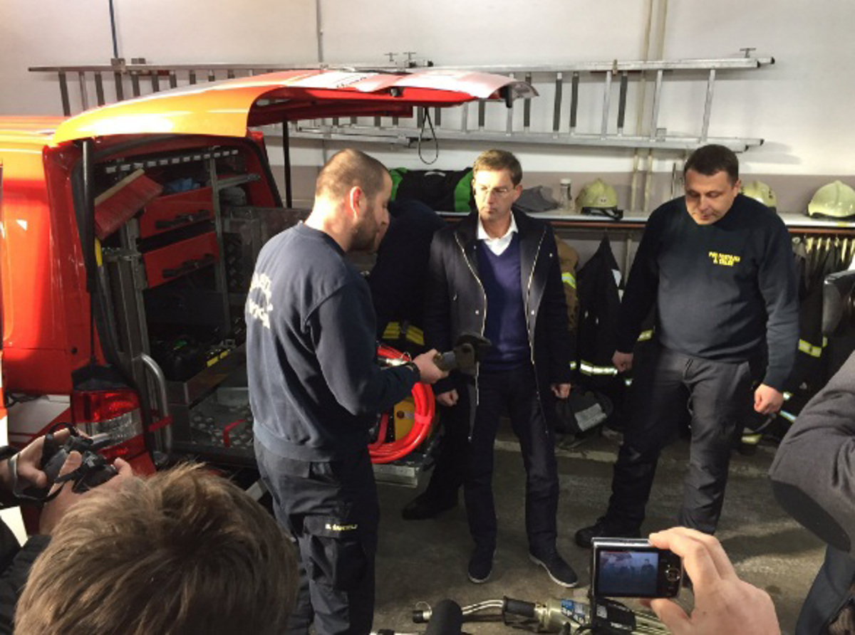 Pester praznični dan za predsednika vlade