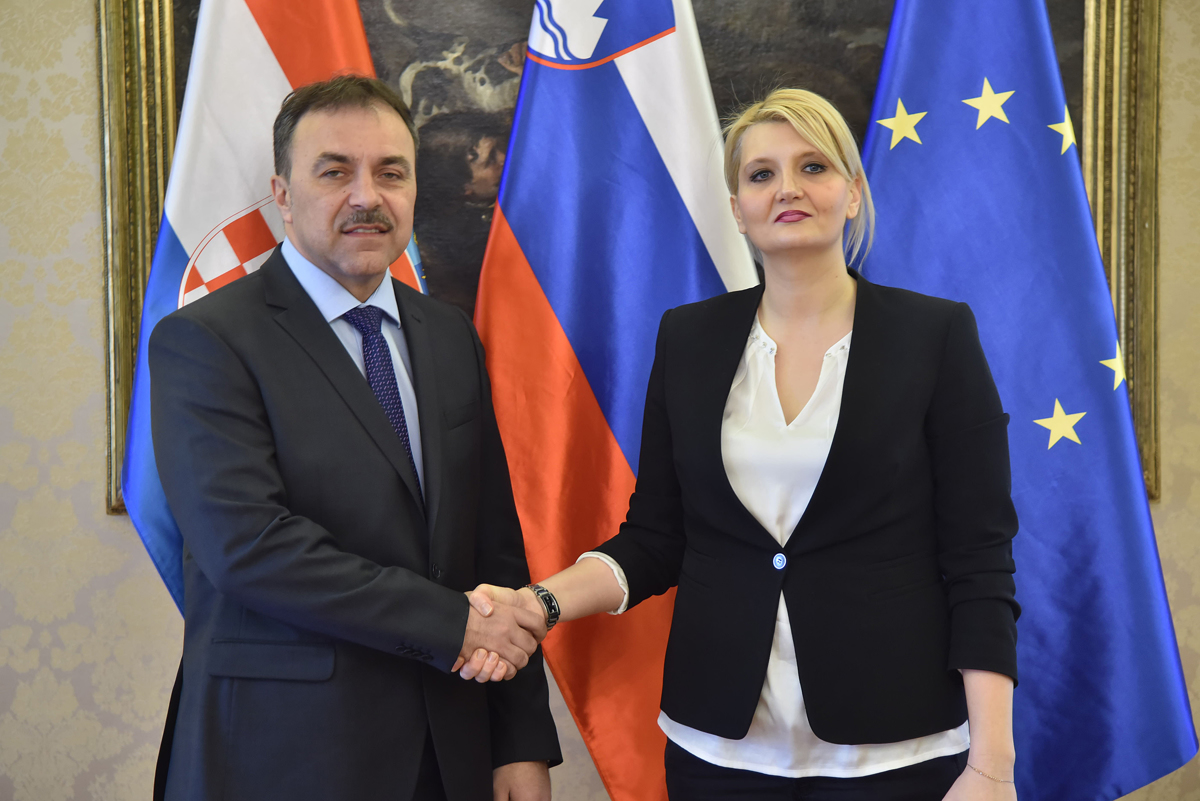 Daljše kolone na meji s Hrvaško