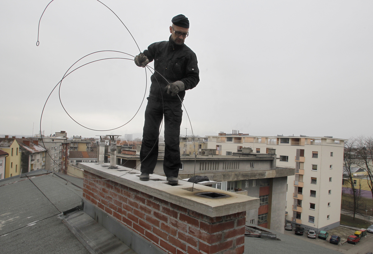 Na objavljenem seznamu 68 dimnikarskih družb