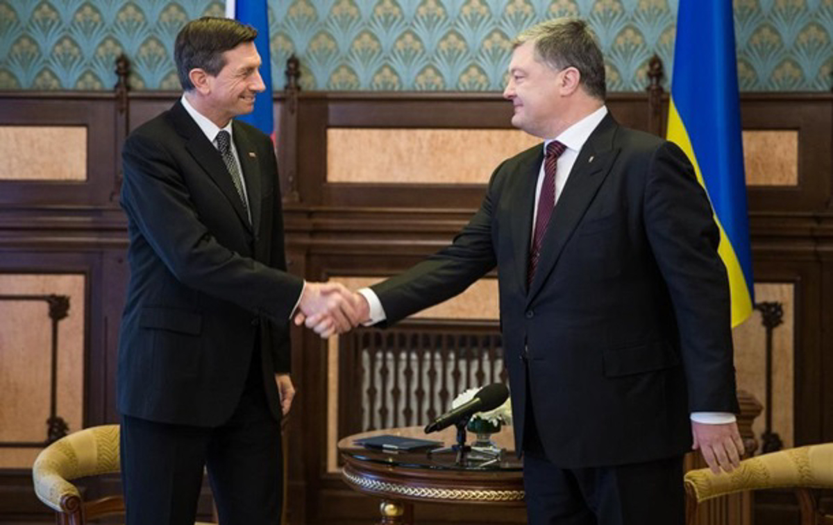 V Moskvi za pogodbe, v Kijevu za sankcije