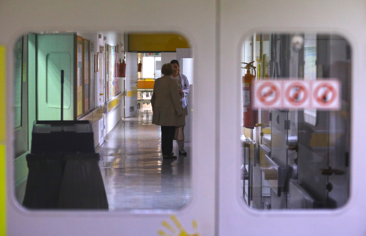 Operacija vsadki: lobiji so blokirali varnostne preglede tveganih medicinskih pripomočkov