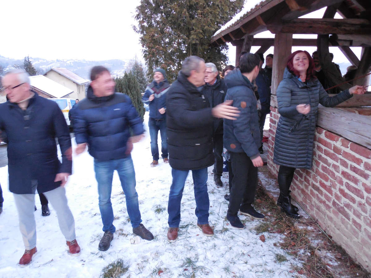 Vino iz vodnjaka nad Dolnjo Počehovo za dobrodelne namene