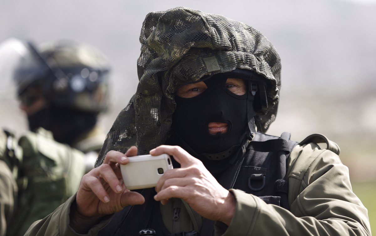 Zaradi izbruha virusa še bolj vohunijo za svojimi in tujimi državljani