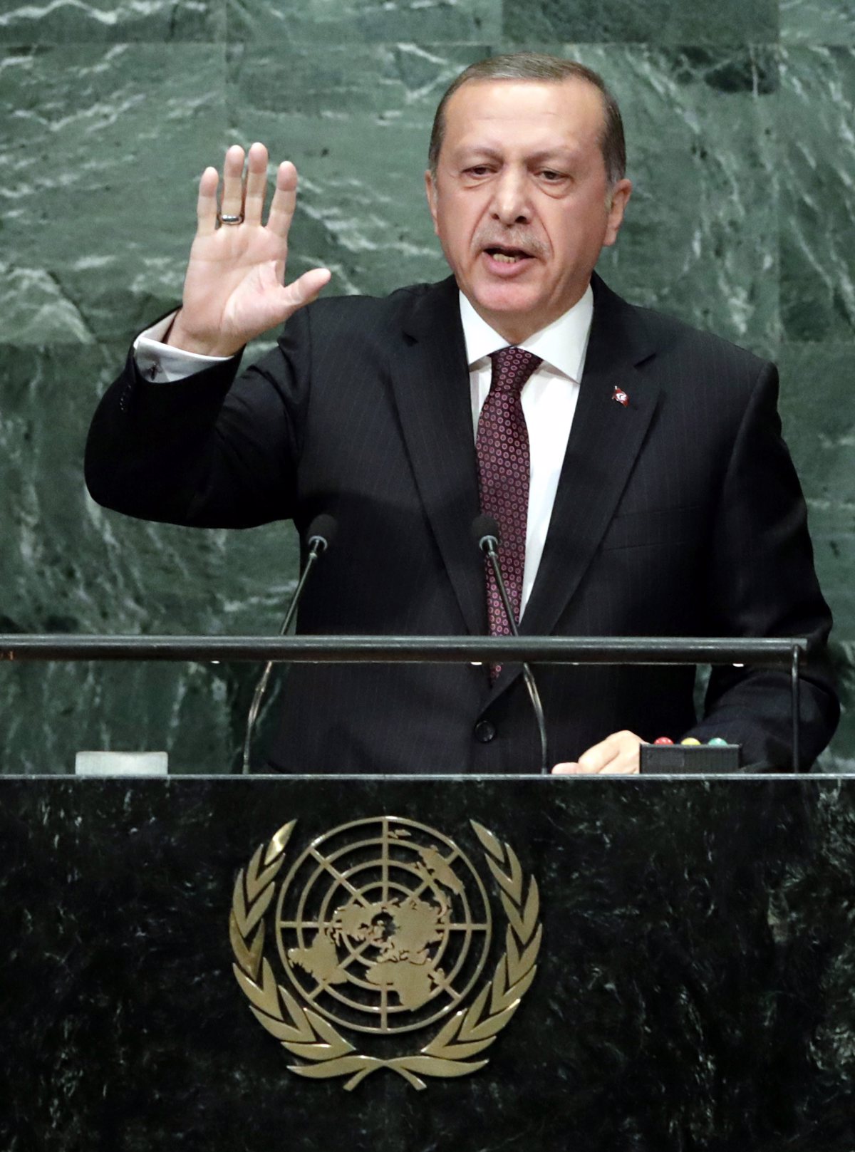 Erdogan poziva EU, naj se odloči, ali želi Turčijo za članico