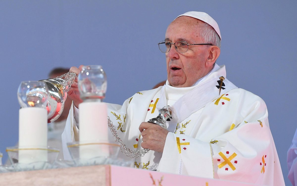 V Gruziji slaba udeležba na papeževi maši