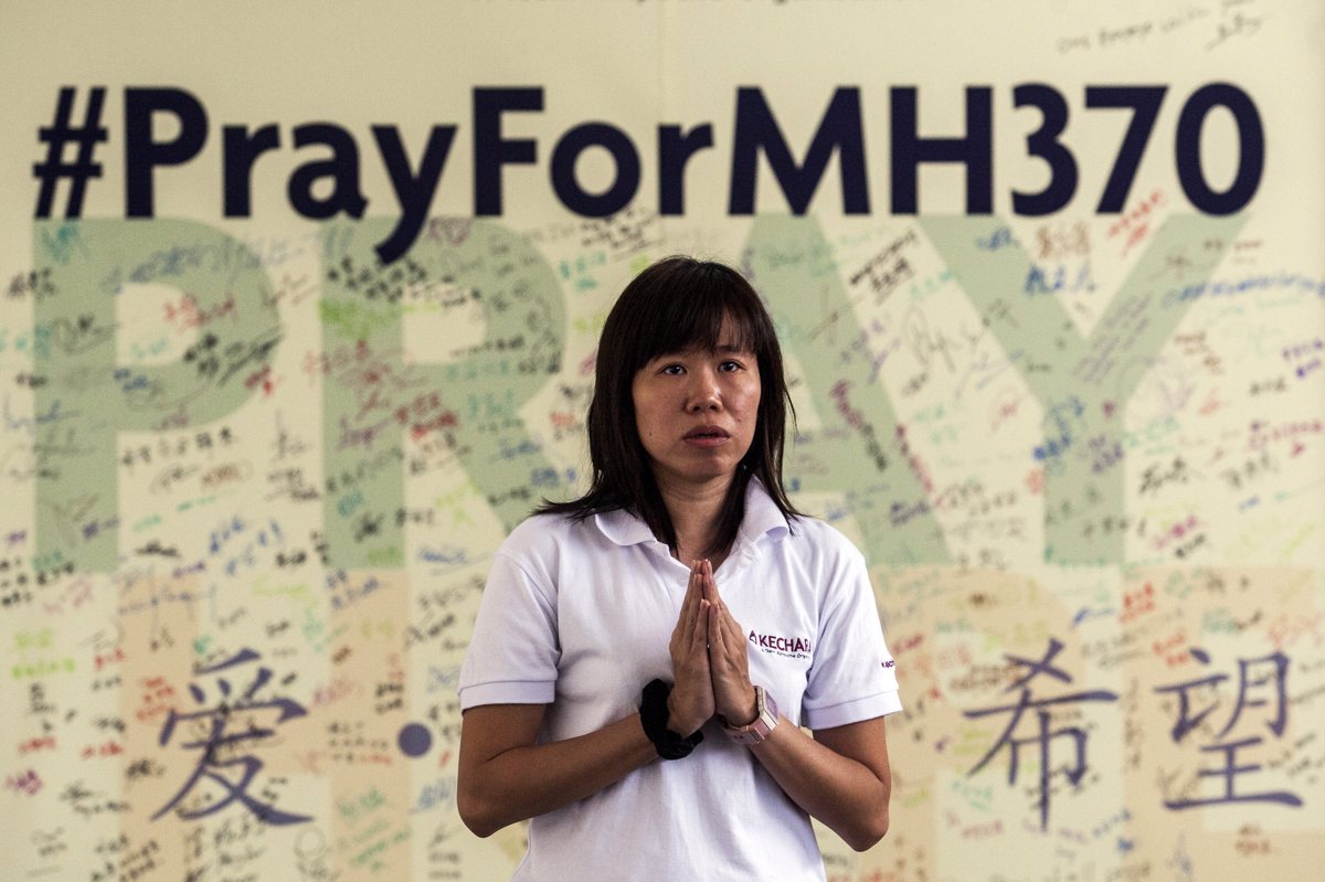 Svojci potnikov malezijskega letala MH370 na lastne stroške na Madagaskar