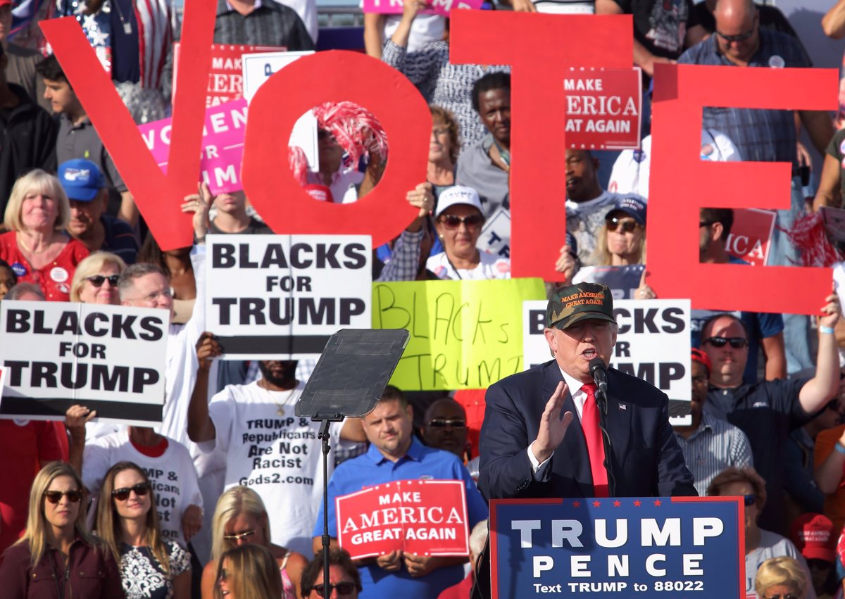 Trump: S Hillary Clinton tvegamo tretjo svetovno vojno