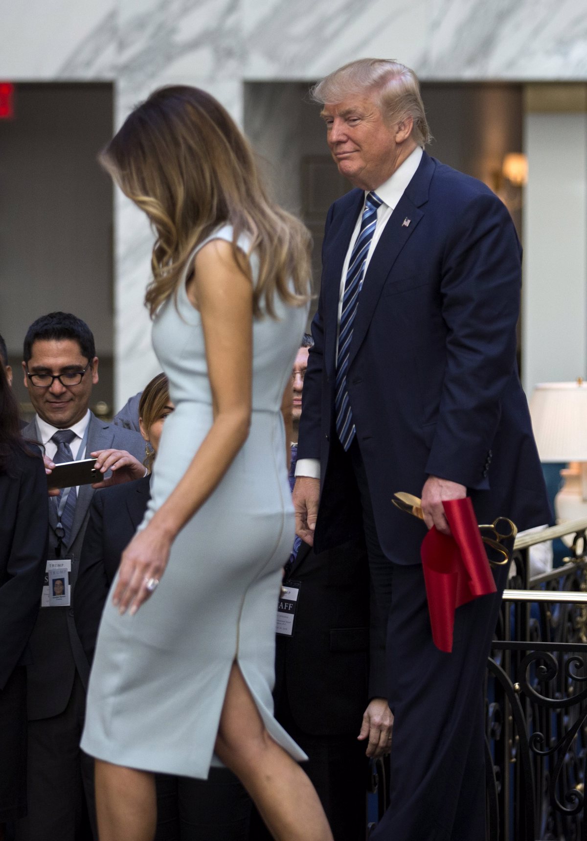 Trump ženo Melanio vrnil v predvolilno kampanjo