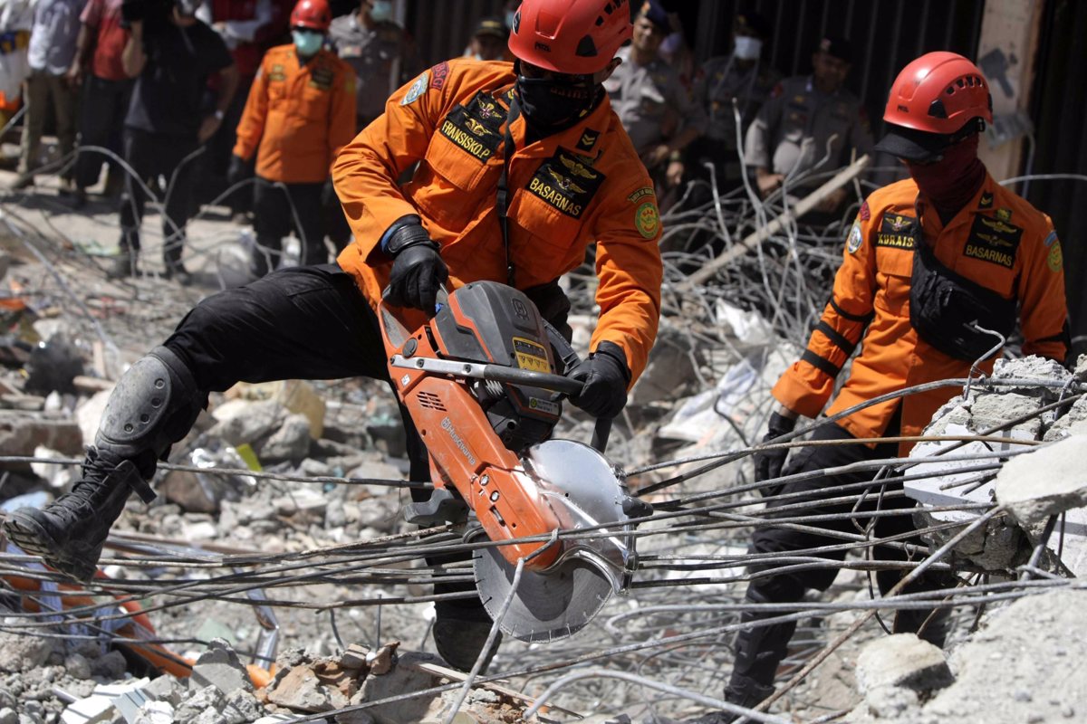 Salomonovo otočje stresel nov potres, v Indoneziji brez strehe nad glavo 43.000 ljudi