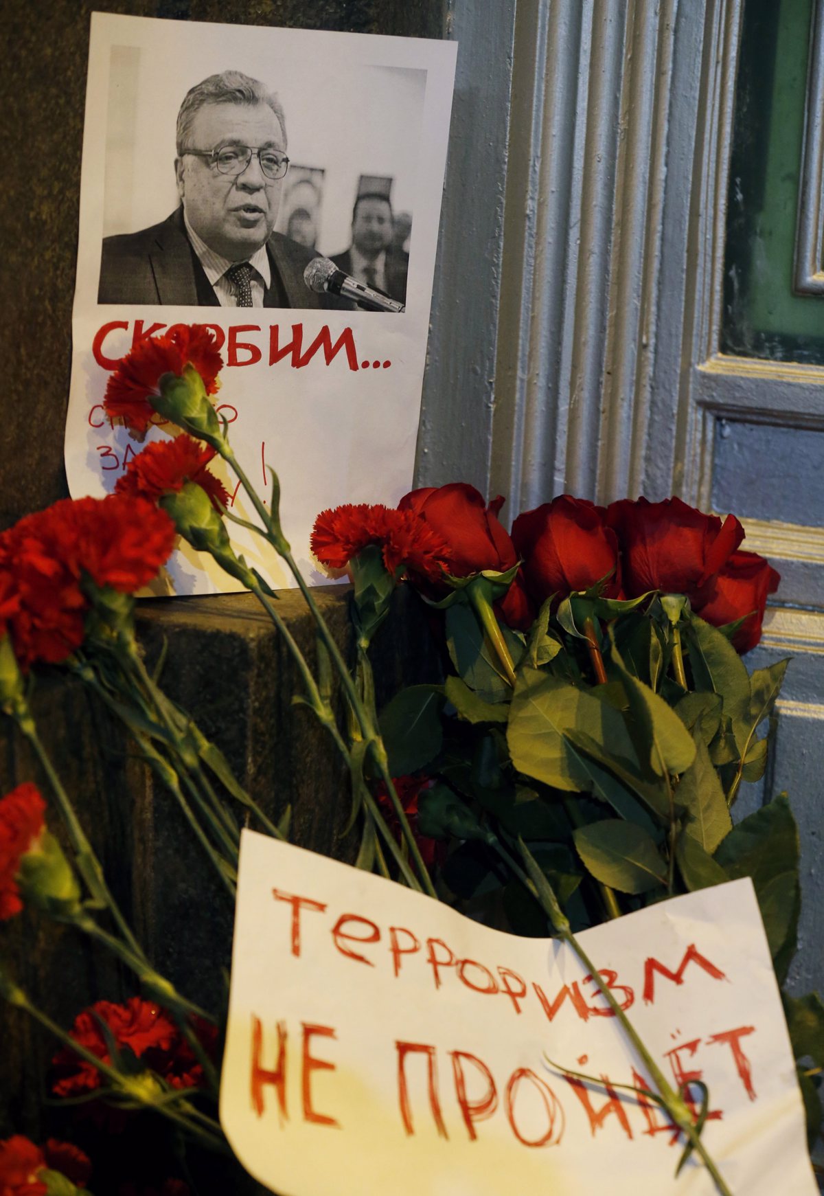 V Turčiji v zvezi z umorom ruskega veleposlanika pridržali šest ljudi