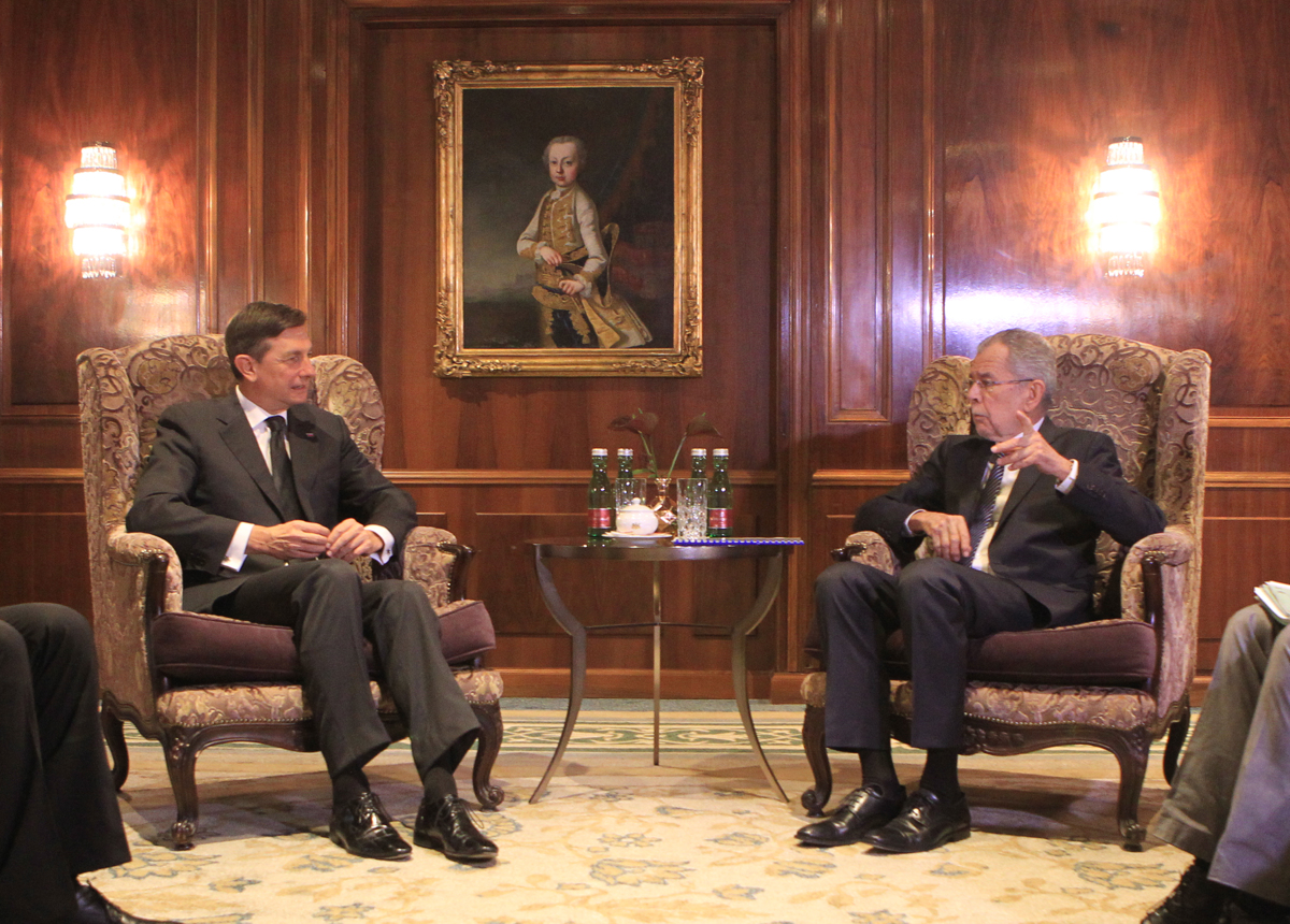 FOTO: Pahor Van der Bellna seznanil z Ljubljansko pobudo