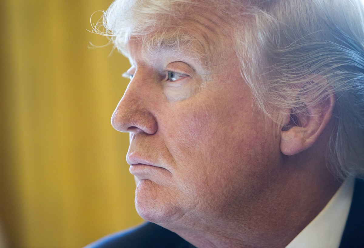 Trump pritiska na sodno vejo oblasti zaradi razveljavitve ukaza proti muslimanom